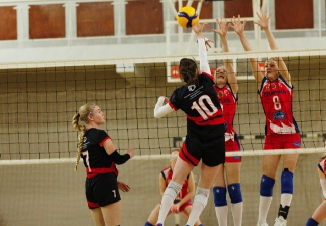 Волейболистки ОмГУ стали лучшими в областном чемпионате