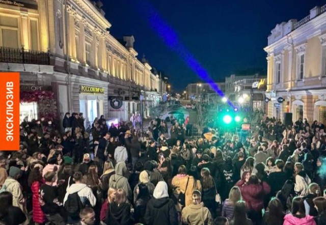 Шоу пожарных фонтанов и танцы силачей в воздухе: куда сходить в Омске в первомайские выходные?