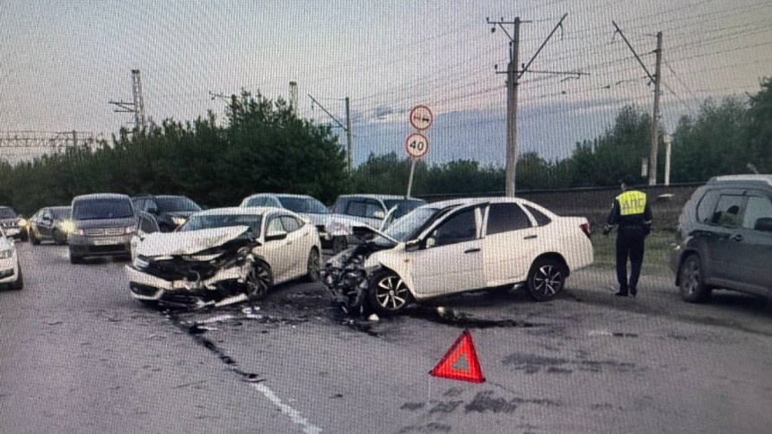 Омичка выехала на встречку и травмировала троих