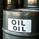 Бочки с нефтью: нефть