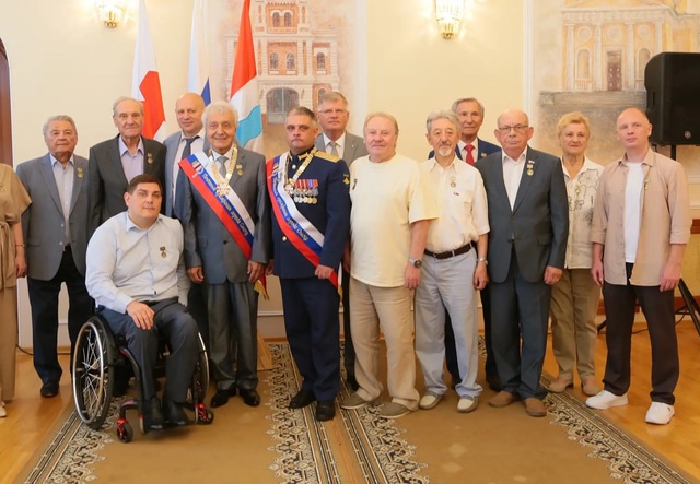 почетные граждане Шалак и Репин
