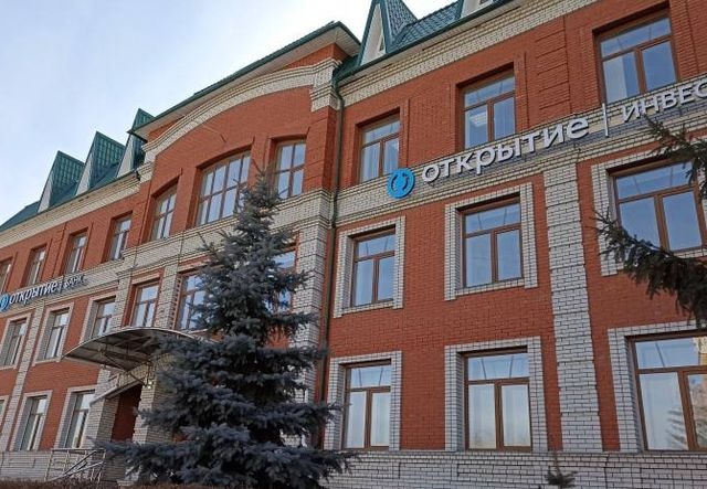 Здание банка в центре Омска купили «электрики» из Петербурга