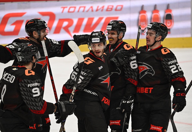 Стали известны все соперники «Авангарда» в плей-офф