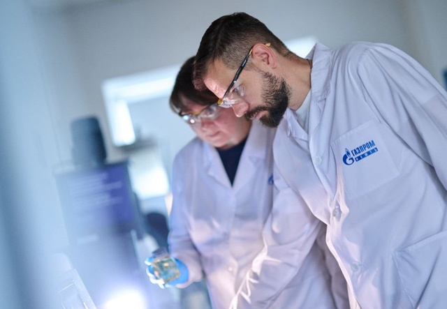 Инженер «Газпромнефть-СМ» разработал учебник по индустриальным маслам