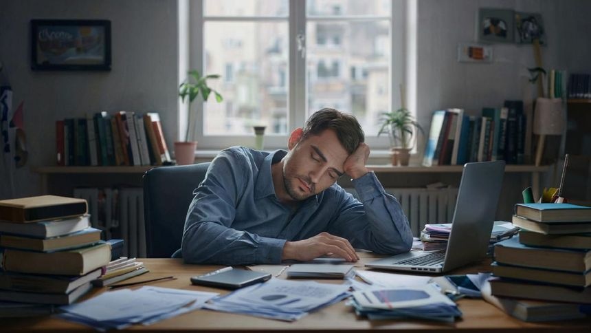 «Пустая затея»: омский экономист раскритиковал переход на 4-дневную рабочую неделю