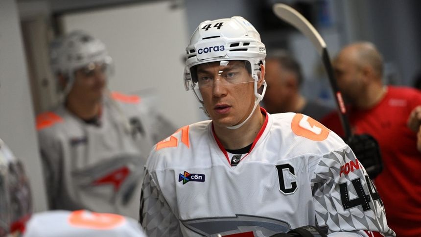 Дамир Шарипзянов ХК Авангард