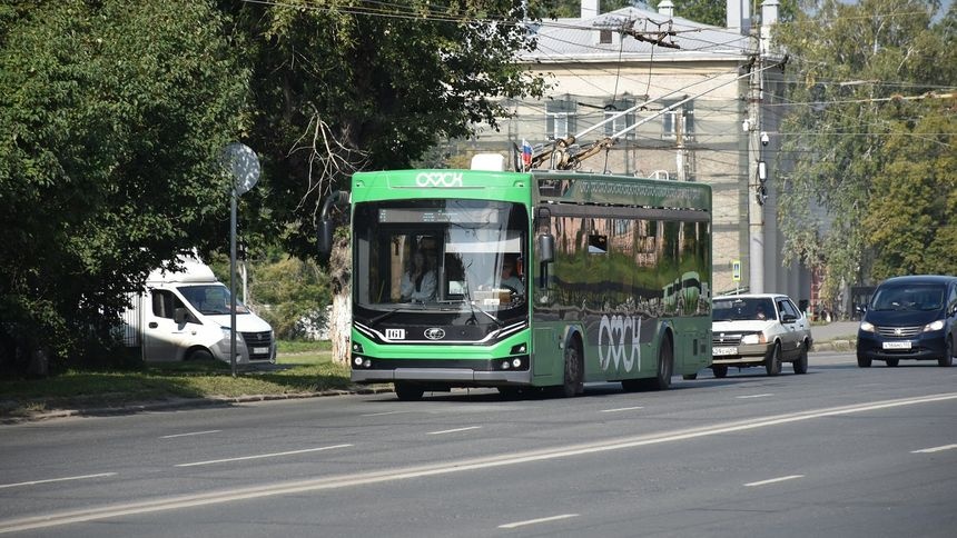 По Омску ездят «троллейбусы-призраки», но власти ничего о них не знают