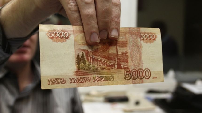 Омские заводы массово ищут рабочих на зарплату до 150 тысяч