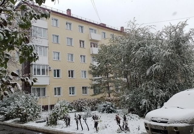 Не одно поколение вырастет: омичи скупают квартиры в «сталинках» и хрущевках