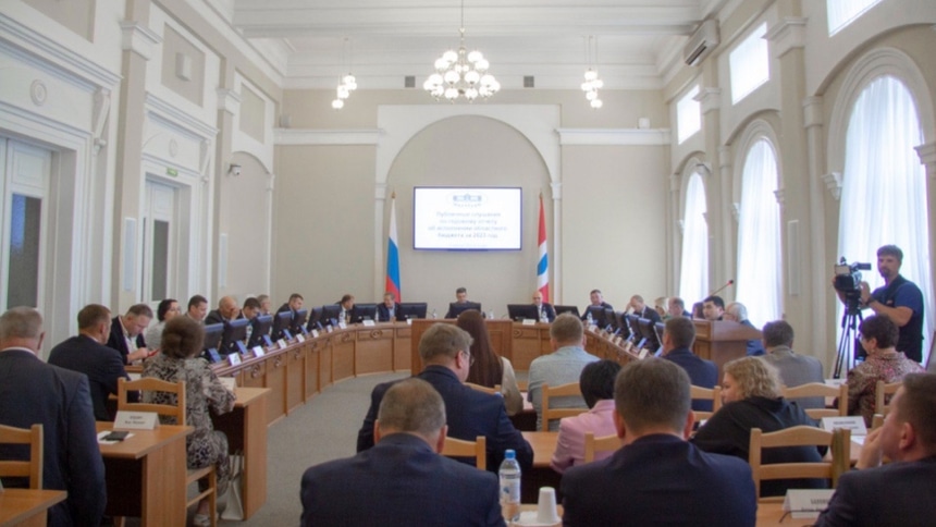Публичные слушания в Заксобрании Омской области