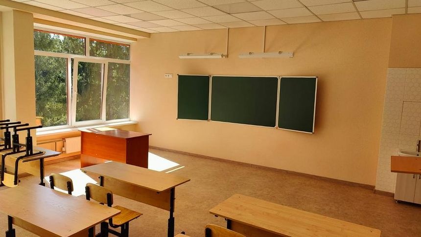 Омичам из новых ЖК катастрофически не хватает садиков и школ