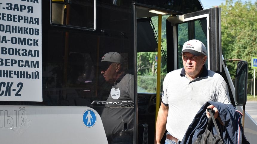 Проезд в омской маршрутке подорожает до 80 рублей