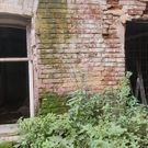 Заброшенное здание: аварийный дом