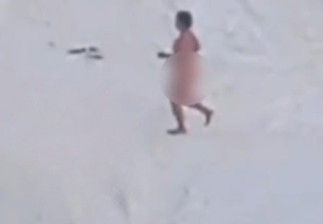 На окраине Омска в –20 заметили голую «спортсменку»