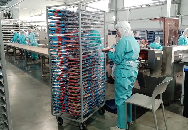 Единственные в России: омское предприятие показало, как делают роти и тортильи