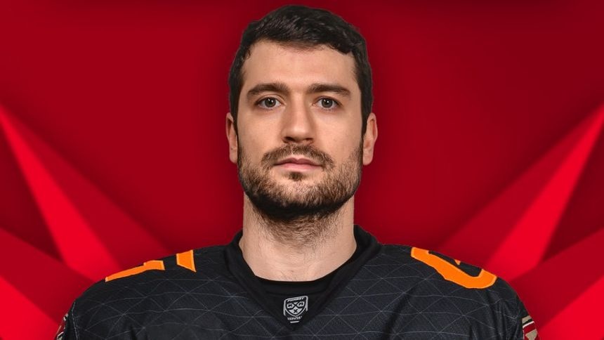 Джованни Фьоре Авангард: ХК Авангард