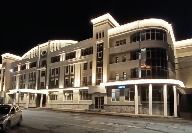 В центре Омска завершили строительство крутой гостиницы