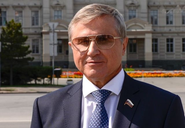 Омский депутат назвал причину поножовщины, устроенной школьником в Подмосковье