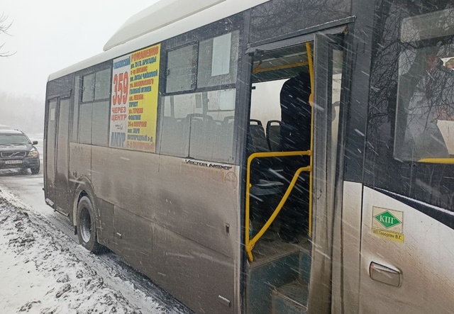 По Омску рассекал водитель на пассажирском автобусе без прав