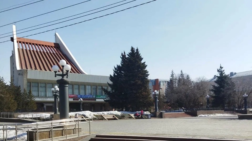 Омский музтеатр за 30 млн отремонтирует крышу-«трамплин»