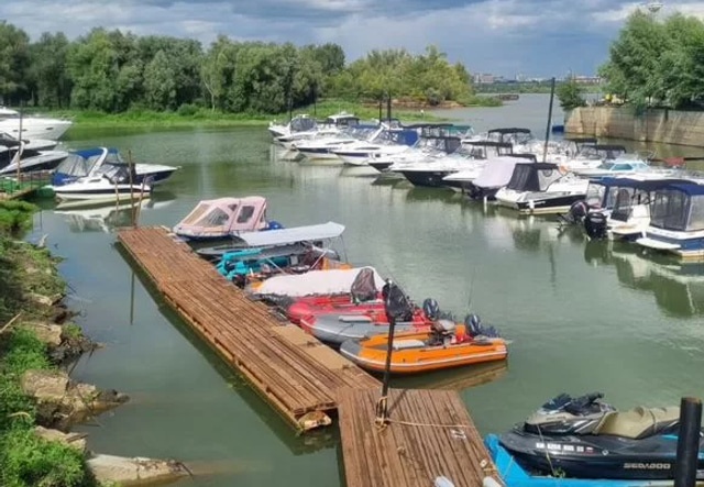 В Омске снова не смогли избавиться от «Пиратского острова» с яхт-клубом
