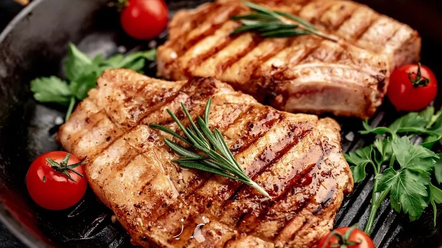 «Омский Бекон» презентует новую линейку премиальных стейков из свинины