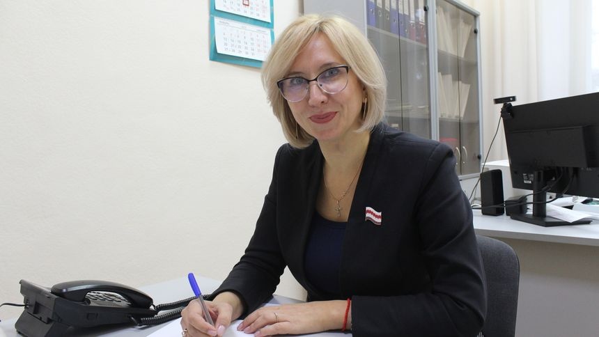 Омская красавица-депутат Гомолко лишится мандата 