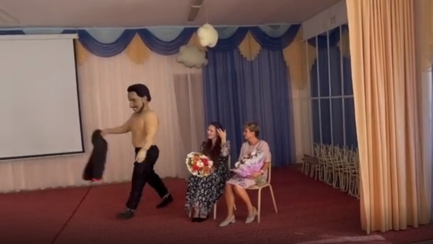 Стриптиз в детском саду №21 Омск: детский сад, стриптиз