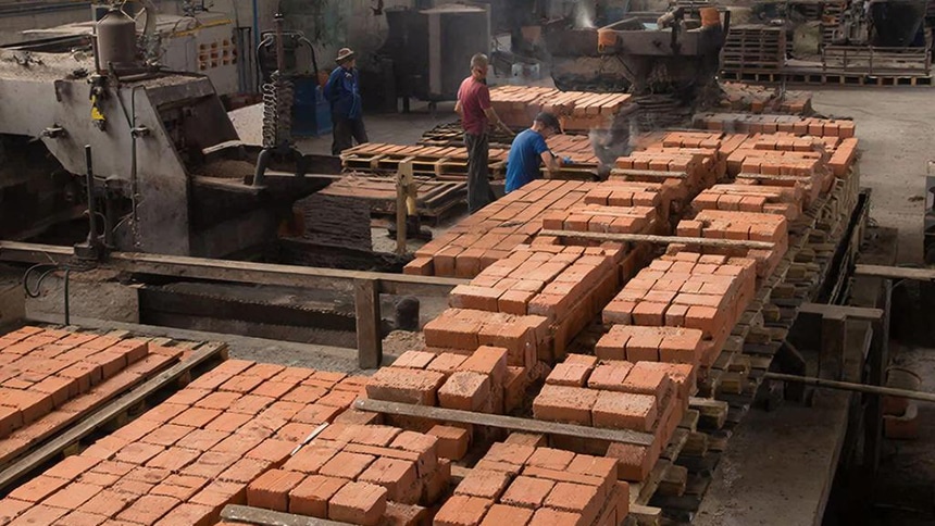 Работник омского завода погиб из-за опасных условий труда