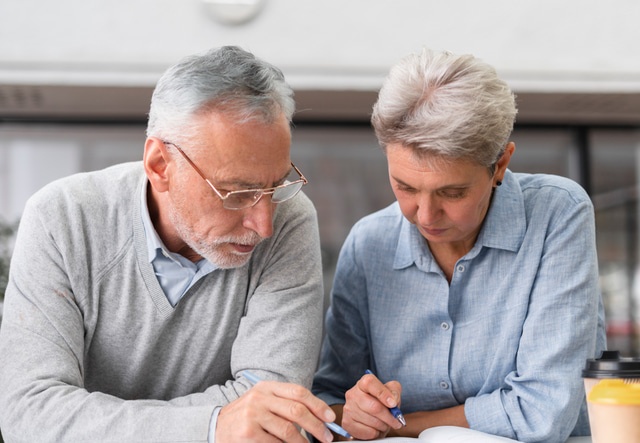 пенсионеры: пенсионеры