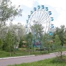 колесо обозрения в парке 30-летия ВЛКСМ: аттракцион