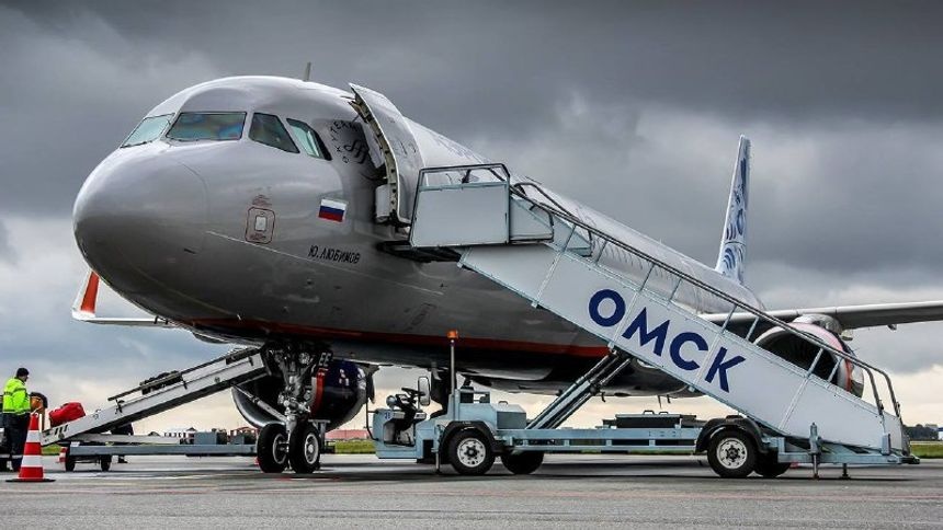 СК: пилоты «Уральских авиалиний» могли посадить самолет не в поле, а в Омске
