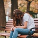 грустная девушка: девушка