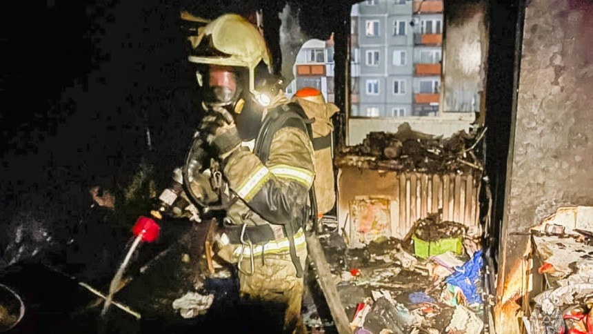 Ночью в Омске загорелась многоэтажка: есть пострадавшие