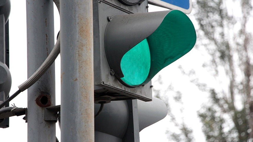 На двух перекрестках в Омске изменили работу светофоров 