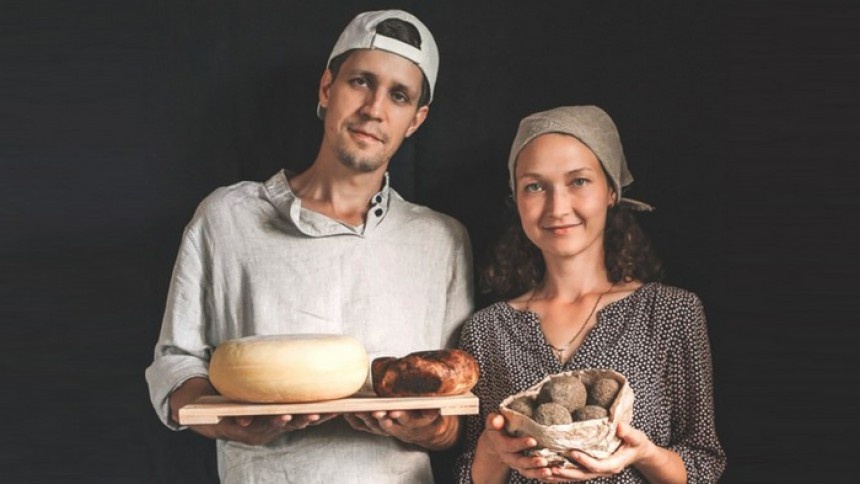 Супружеская пара из Омска занялась сыроварением при содействии центра занятости